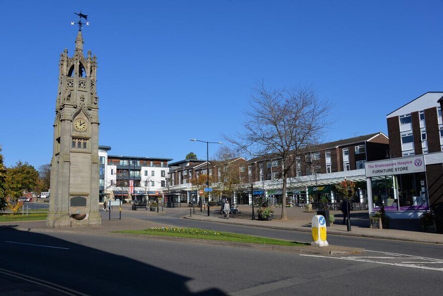 59 Abbey End, Kenilworth à vendre - Photo du bâtiment - Image 2 de 15