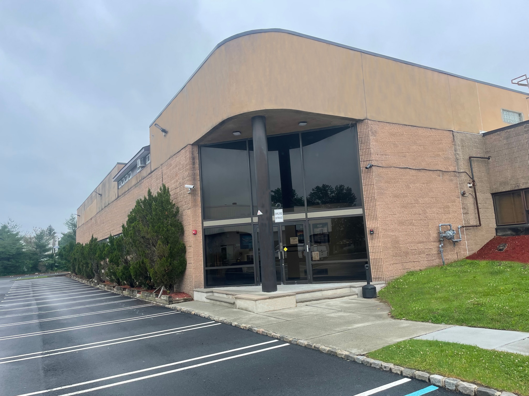 2 Gardner Rd, Fairfield, NJ for lease Primary Photo- Image 1 of 3