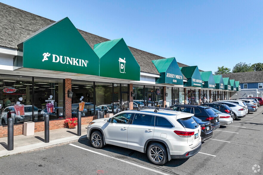 35-39 Danbury Rd, Wilton, CT for lease - Building Photo - Image 2 of 5
