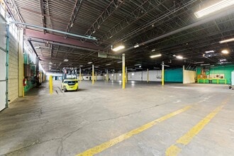 1701 Shepherd, Windsor, ON à louer Photo intérieure- Image 2 de 17