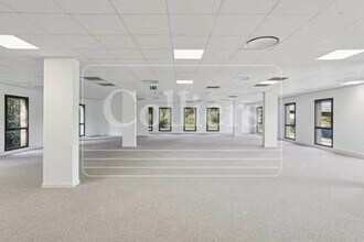 245 Chemin Des Piboules, Aix-en-Provence à louer Photo du bâtiment- Image 2 de 3