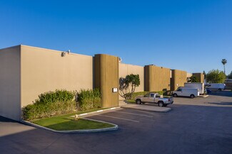 Plus de détails pour 822-832 N Grand Ave, Covina, CA - Industriel à louer