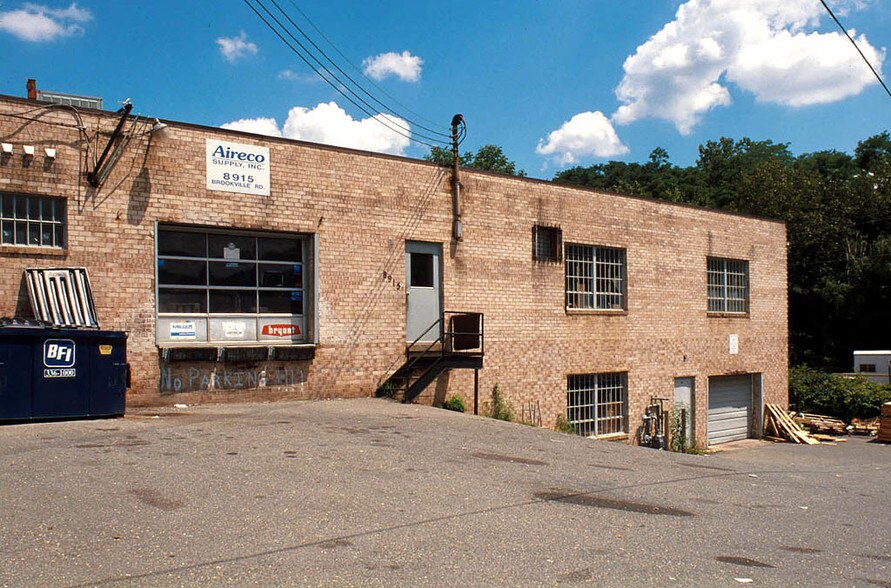 8913-8915 Brookville Rd, Silver Spring, MD à louer - Photo du bâtiment - Image 2 de 7