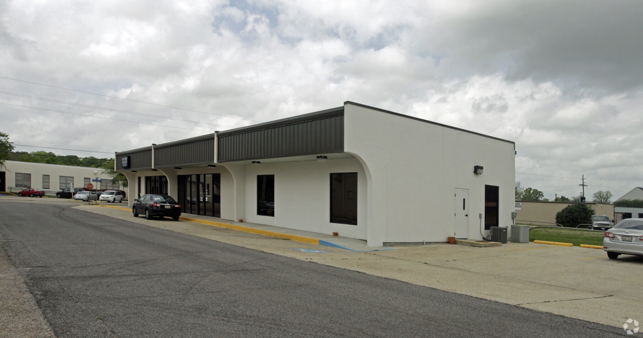 516 N Burnside Ave, Gonzales, LA for lease Primary Photo- Image 1 of 20