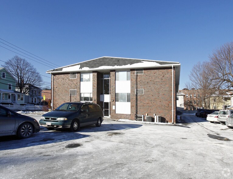 32 South St, Waltham, MA à vendre - Photo du bâtiment - Image 2 de 15