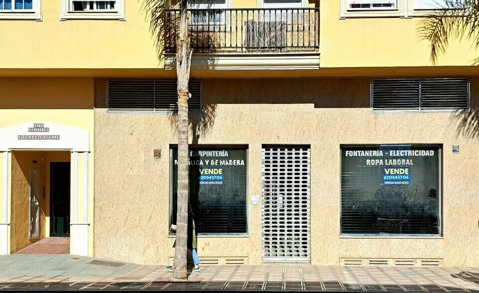 Commerce de détail dans Rincón de la Victoria à vendre - Photo du bâtiment - Image 1 de 18