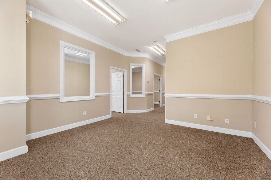 3535 Roswell Rd, Marietta, GA à louer - Photo intérieure - Image 2 de 13