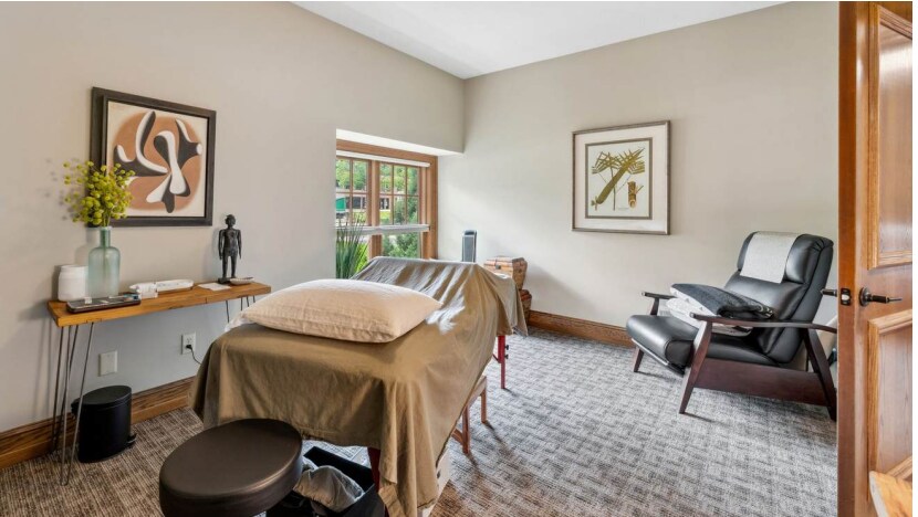 825 Wayzata Blvd E, Wayzata, MN à louer - Photo du bâtiment - Image 2 de 12