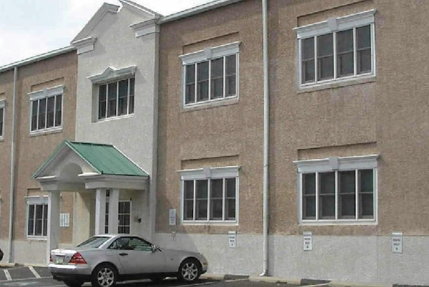 815 Greenwood Ave, Jenkintown, PA à louer - Photo du bâtiment - Image 3 de 9