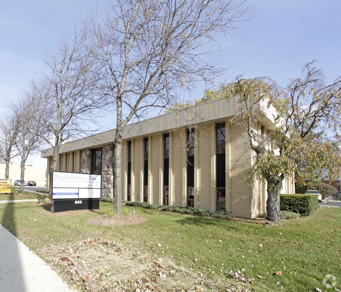 800 N Crooks Rd, Clawson, MI for sale - Primary Photo - Image 1 of 1