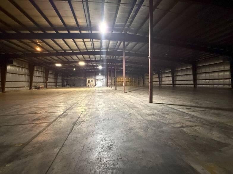 1212 E Taylor St, Dekalb, IL à louer - Photo du bâtiment - Image 2 de 7