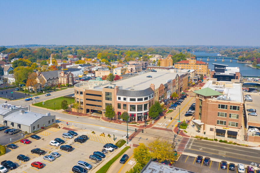 100 Illinois St, St Charles, IL à louer - Photo du b timent - Image 3 de 3