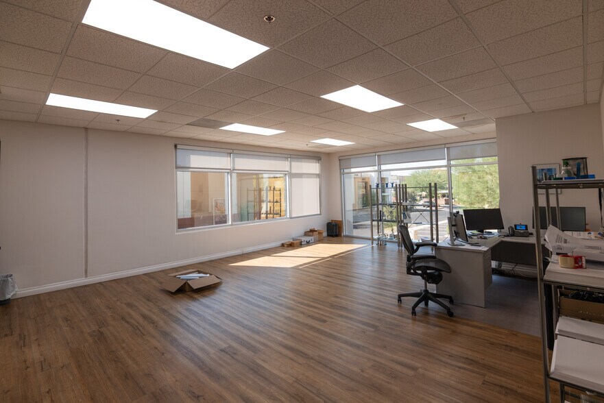 34420 Gateway Dr, Palm Desert, CA à louer - Photo du bâtiment - Image 3 de 5