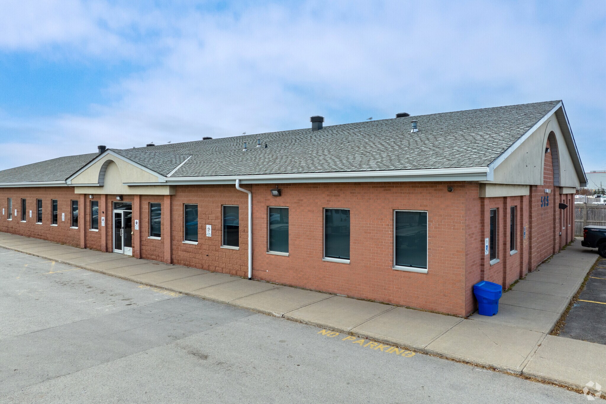 505 Wentworth St W, Oshawa, ON for sale Primary Photo- Image 1 of 1