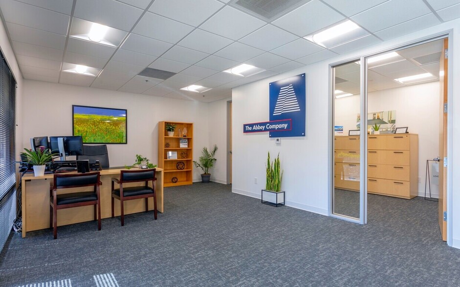 1981 N Gateway Blvd, Fresno, CA for lease - Interior Photo - Image 3 of 12