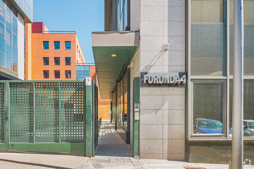 Calle Foronda, 4, Madrid, Madrid à louer - Photo du bâtiment - Image 3 de 3