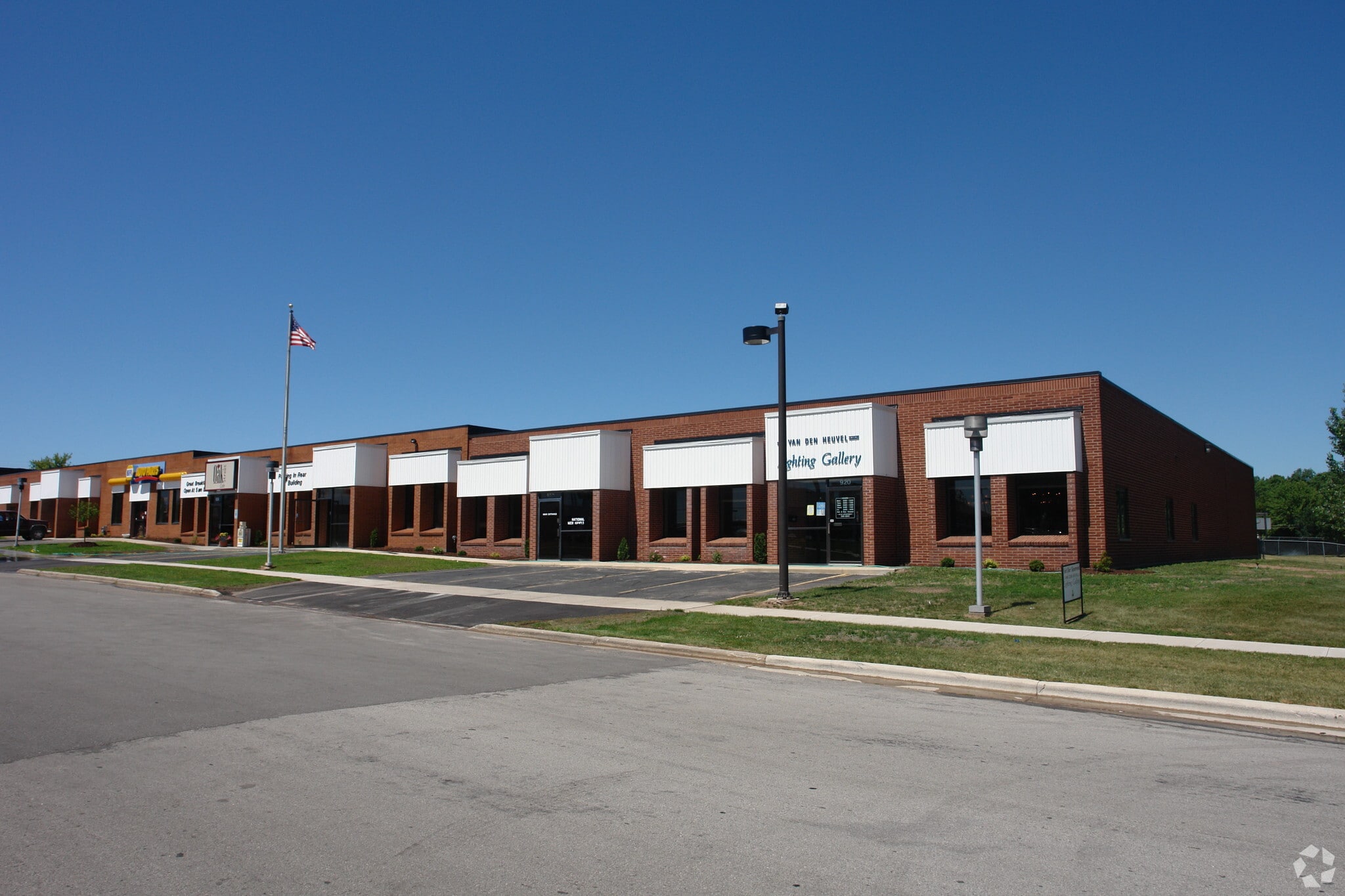 920 & 922-940 Oak St, De Pere, WI for lease Primary Photo- Image 1 of 2
