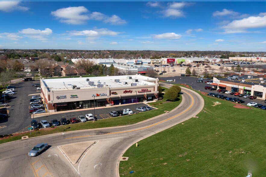 6230-6250 E State St, Rockford, IL à louer - Photo du bâtiment - Image 3 de 8