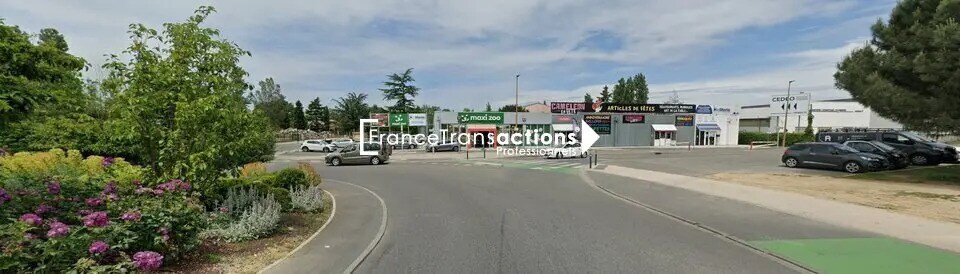 Retail in Toulouse for lease Building Photo- Image 1 of 4