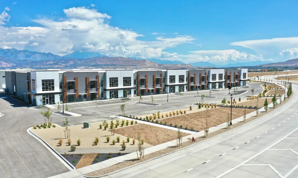 12722 S 4000 W, Riverton, UT à louer - Photo du bâtiment - Image 1 de 5