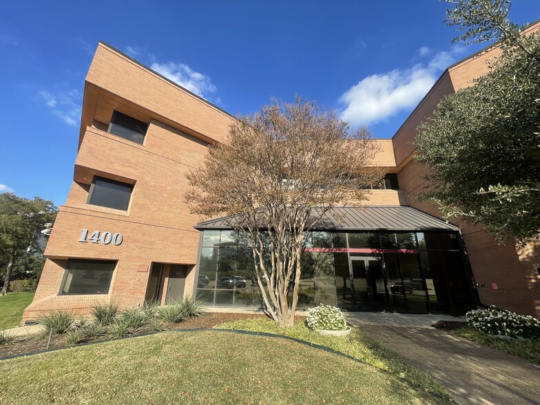 1400 Corporate Dr, Irving, TX for lease - Building Photo - Image 2 of 10