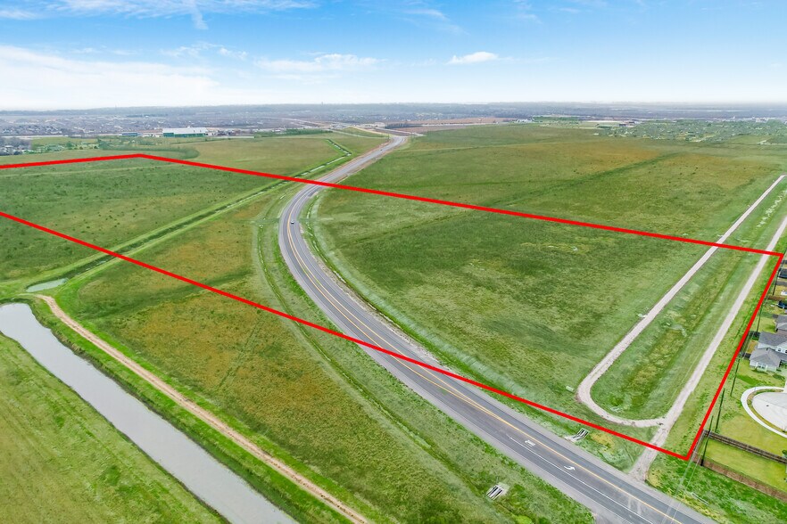 TBD FM 1409 TBD FM 1409, Mont Belvieu, TX à vendre - Aérien - Image 2 de 10