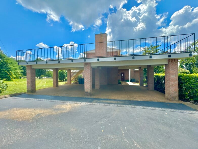 103 Bluegrass Commons Blvd, Hendersonville, TN à louer - Photo du bâtiment - Image 3 de 4