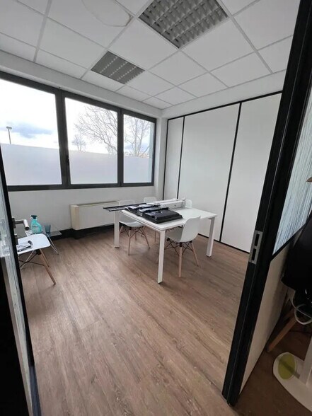 Bureau dans Colombes à louer - Photo intérieure - Image 2 de 8