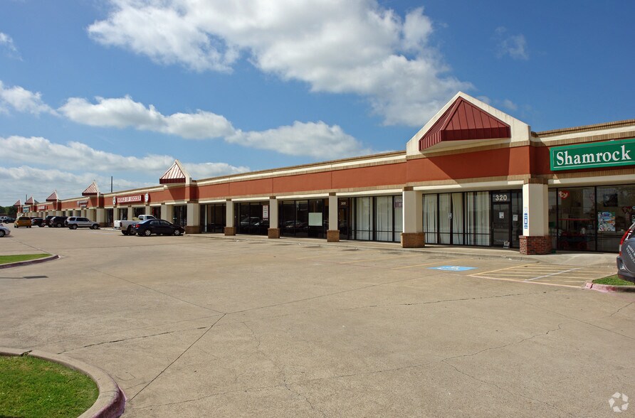 909 Gross Rd, Mesquite, TX à louer - Photo du bâtiment - Image 2 de 5