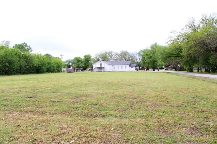 230 W Beech St, Lexington, OK for sale - Building Photo - Image 2 of 8