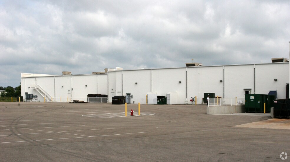 4275 Lien Rd, Madison, WI à louer - Photo du bâtiment - Image 3 de 5