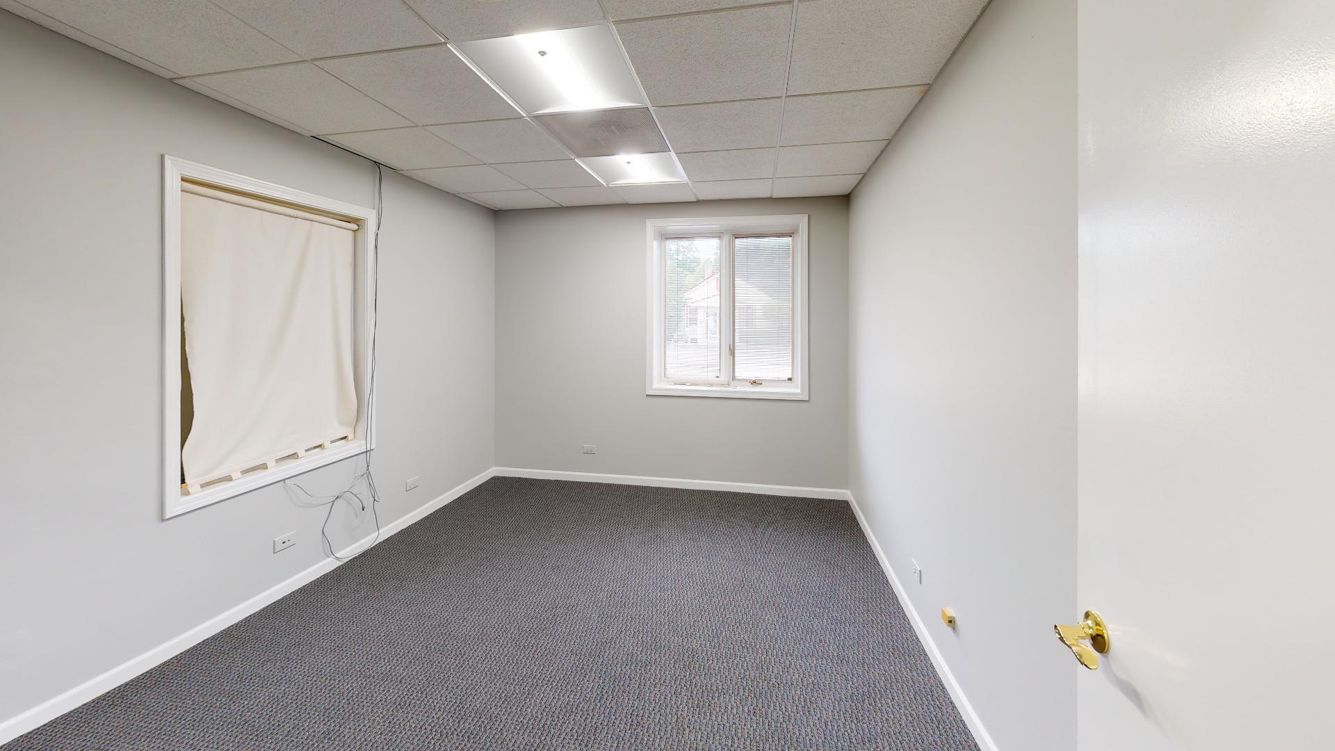 110 S Hager Ave, Barrington, IL for lease Interior Photo- Image 1 of 6