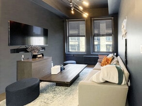 915 Broadway, New York, NY à louer Photo intérieure- Image 2 de 6