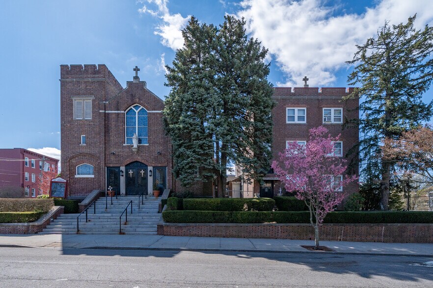 280 Washington Ave, New Rochelle, NY à vendre - Photo du bâtiment - Image 2 de 10