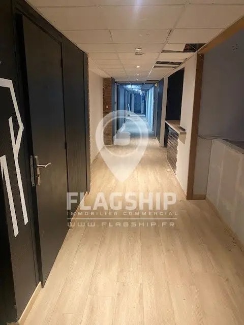 Retail in Cergy for lease Building Photo- Image 1 of 9