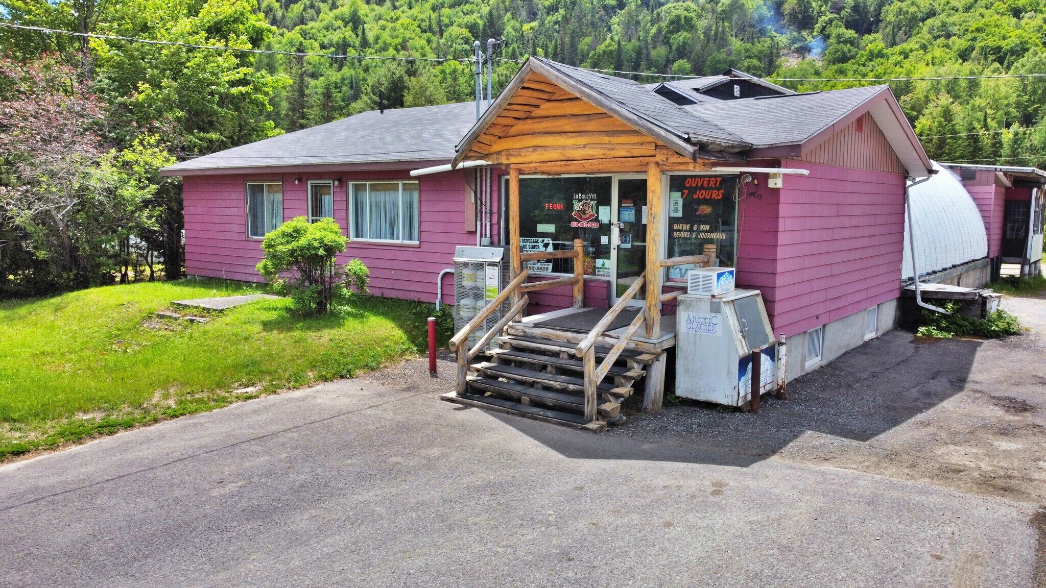 6435 Ch Du Lac-D'argent, Chertsey, QC for sale Primary Photo- Image 1 of 1