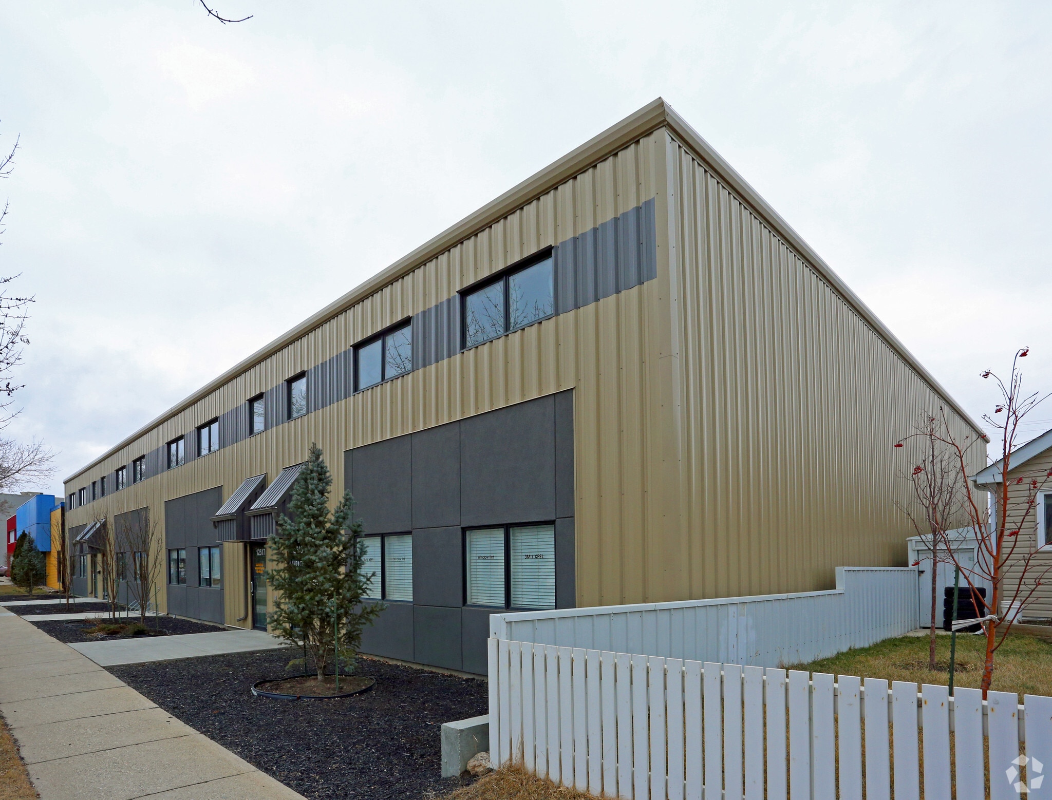 12515 129 St NW, Edmonton, AB for sale Primary Photo- Image 1 of 4