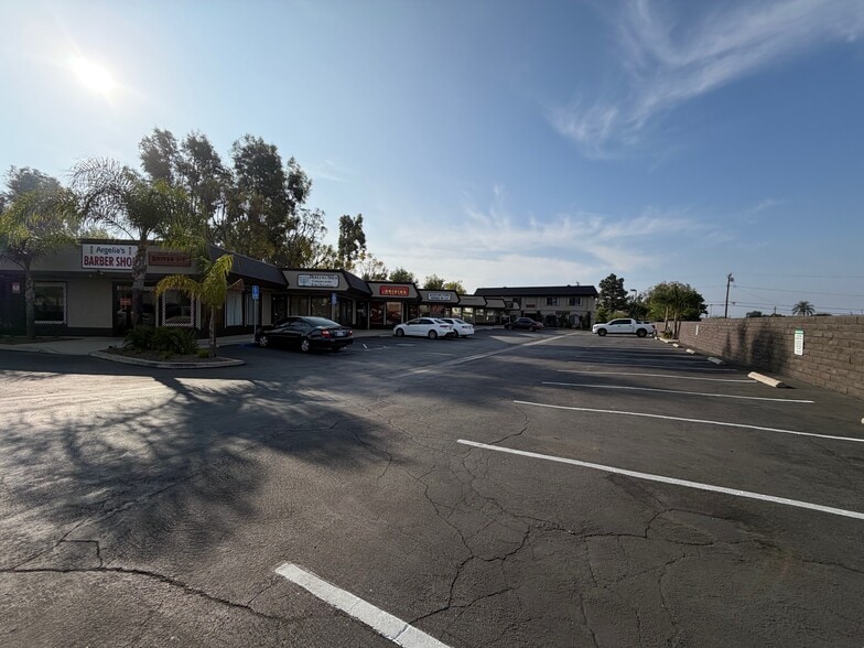 20628 E Arrow Hwy, Covina, CA à louer - Photo du bâtiment - Image 3 de 12