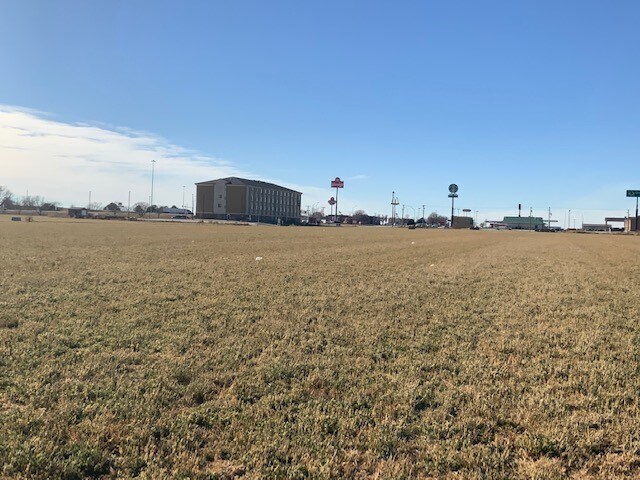 David Dr, York, NE à vendre - Photo du bâtiment - Image 3 de 24