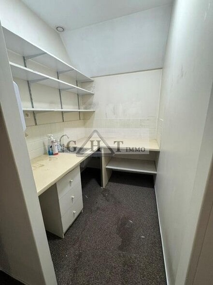 Retail in Vincennes for lease - Building Photo - Image 3 of 4