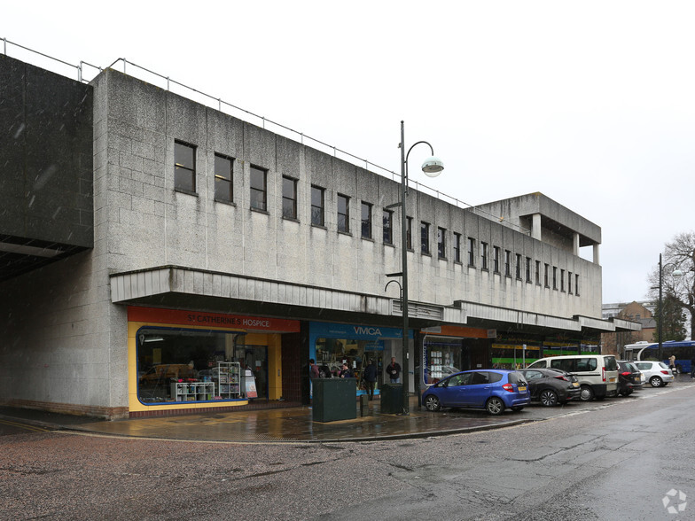 31 The Broadway, Crawley for lease - Building Photo - Image 2 of 2