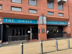 Victoria St, Windsor à louer Photo du bâtiment- Image 1 de 7