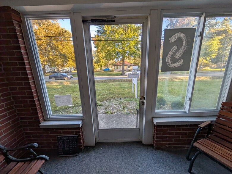 4816 Greenwood Rd, Louisville, KY à louer - Photo du bâtiment - Image 3 de 67