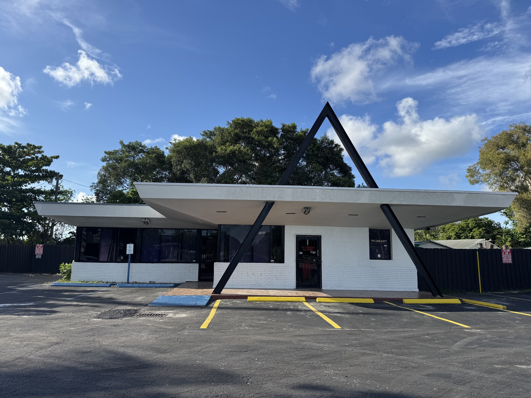 1605 NW 95th St, Miami, FL for sale Primary Photo- Image 1 of 17
