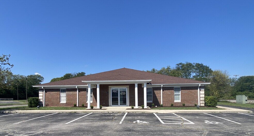 125 Big Sink Rd, Versailles, KY à louer - Photo du bâtiment - Image 2 de 11