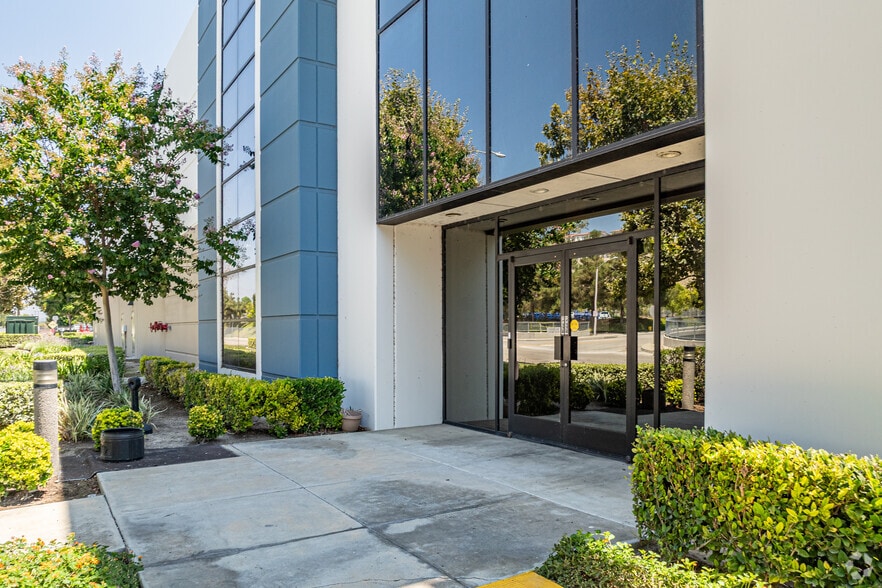 21858 Garcia Ln, City of Industry, CA à louer - Photo du bâtiment - Image 3 de 4