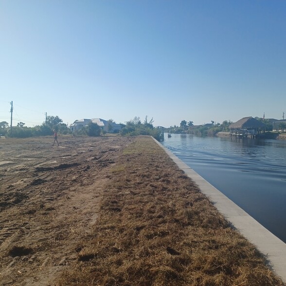 A1055 - Florida 2 portfolio of 25 properties for sale on LoopNet.ca - Primary Photo - Image 1 of 135