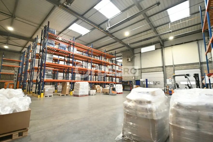 Local d'activités dans Miribel à vendre - Photo intérieure - Image 2 de 12