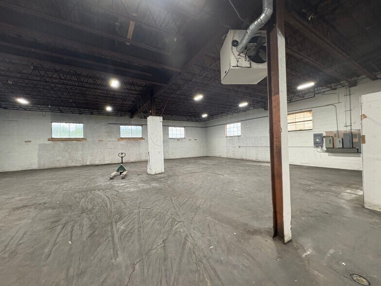745 Walden ave, Buffalo, NY à louer - Photo du bâtiment - Image 3 de 8