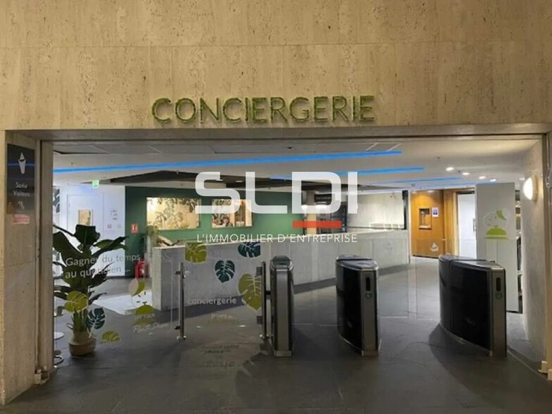Bureau dans Lyon à louer - Hall d’entrée - Image 3 de 13